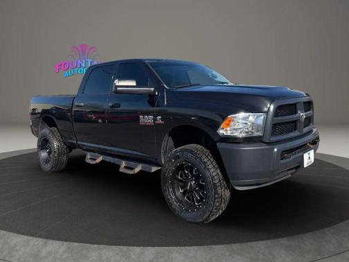 Brilliant Black Crystal Pearlcoat 2018 RAM 2500 Tradesman Crew Cab 4x4 6'4' Box