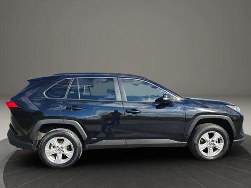 2020 Toyota RAV4 Hybrid XLE