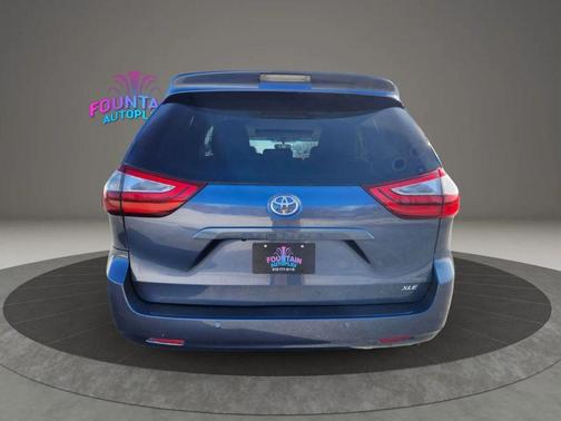 2017 Toyota Sienna XLE