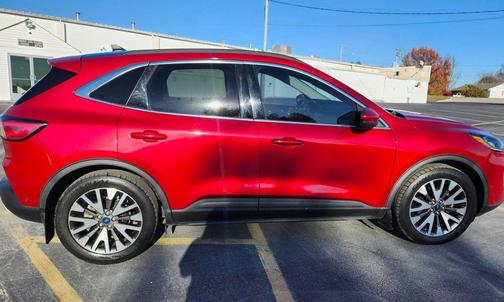 2020 Ford Escape Titanium