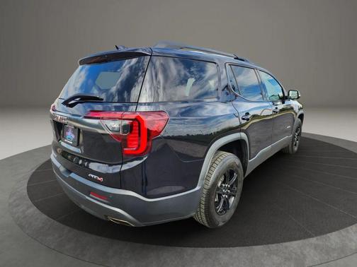 2022 GMC Acadia AWD AT4