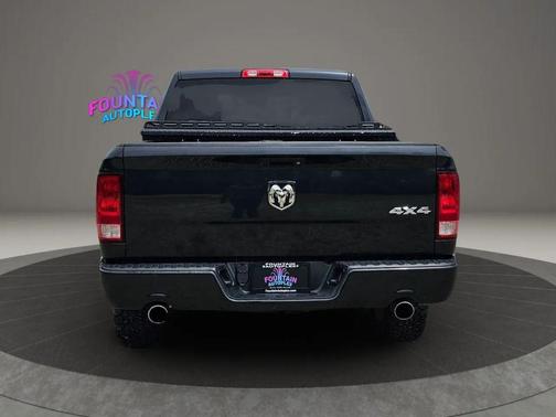 Brilliant Black Crystal Pearlcoat 2018 RAM 1500 Express
