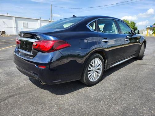 2015 INFINITI Q70L 3.7