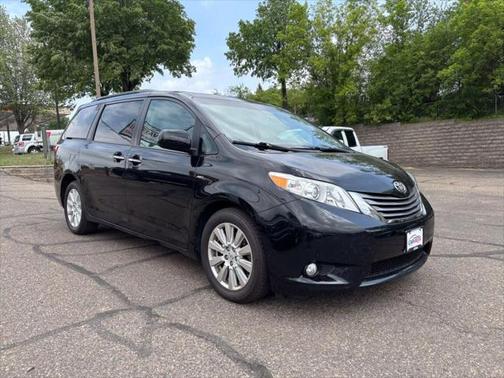 2017 Toyota Sienna XLE Premium
