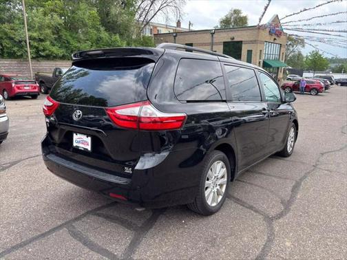 2017 Toyota Sienna XLE Premium
