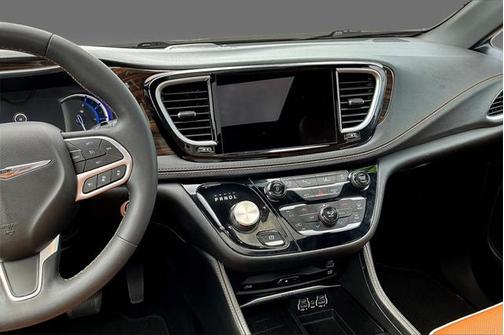 2022 Chrysler Pacifica L