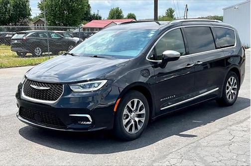 2022 Chrysler Pacifica L