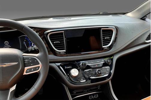 2022 Chrysler Pacifica L