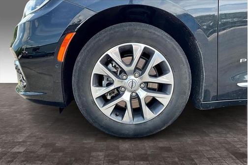 2022 Chrysler Pacifica L
