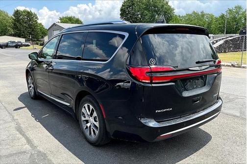 2022 Chrysler Pacifica L