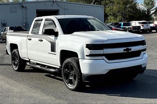 2017 Chevrolet Silverado 1500 Custom