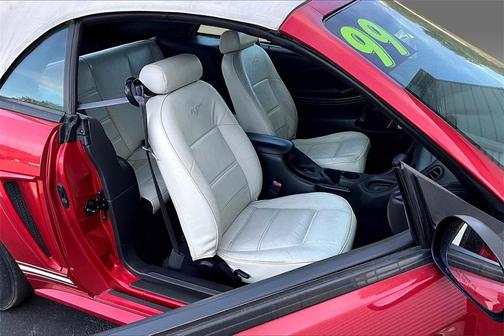1999 Ford Mustang Base