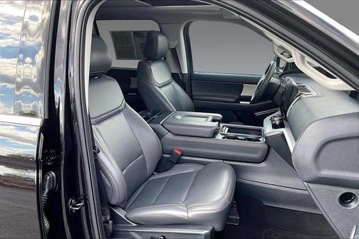 Black Metallic 2025 Ford Expedition Active
