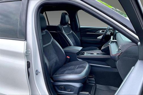 White Metallic 2025 Ford Explorer ST