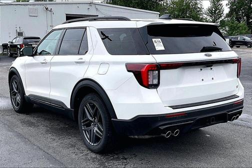White Metallic 2025 Ford Explorer ST