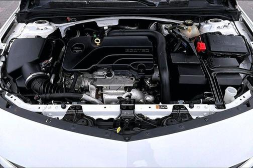 White 2019 Chevrolet Malibu LT