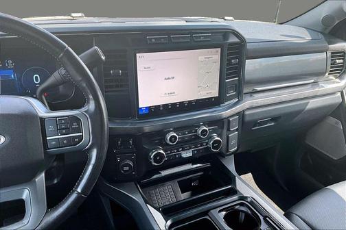Oxford White 2024 Ford F-250 Lariat