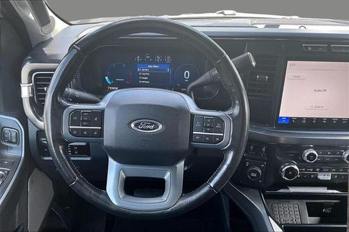 Oxford White 2024 Ford F-250 Lariat