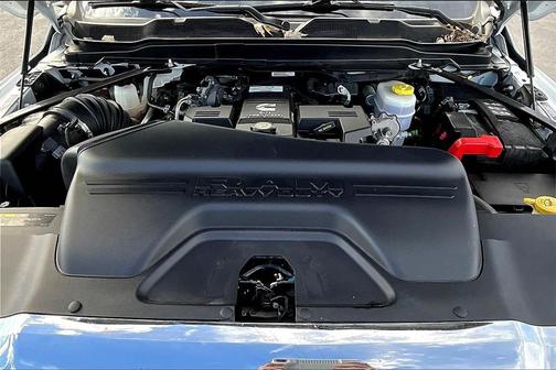 2022 RAM 3500 Tradesman Crew Cab 4x4 6'4' Box