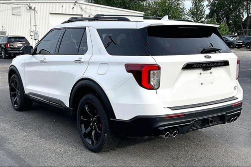 Star White Metallic Tri-Coat 2023 Ford Explorer ST