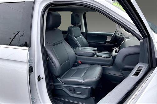 2025 Ford Expedition Max Active 4x4