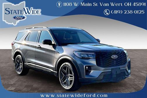 Gray Metallic 2025 Ford Explorer ST-Line