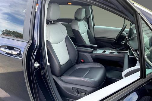 2024 Toyota Sienna XSE 7 Passenger
