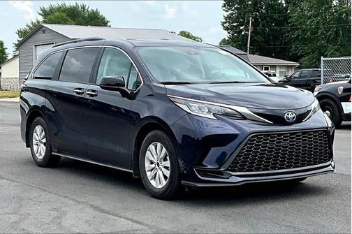 2024 Toyota Sienna XSE 7 Passenger