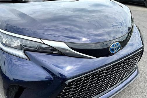 2024 Toyota Sienna XSE 7 Passenger