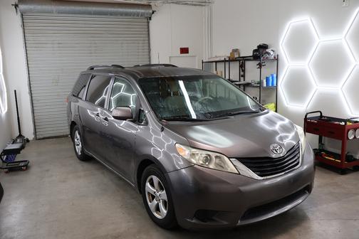 2014 Toyota Sienna LE