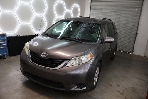 2014 Toyota Sienna LE
