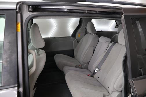 2014 Toyota Sienna LE