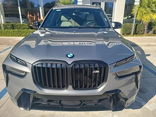 2024 BMW X7 M60i