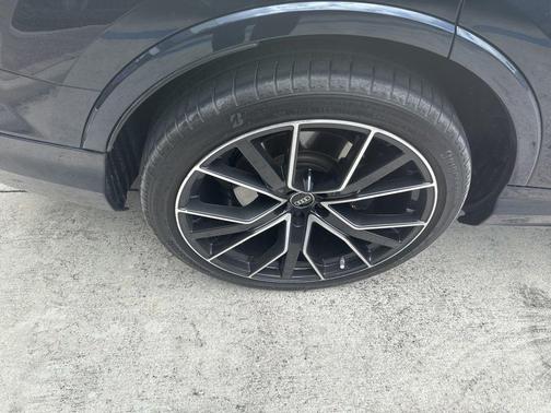 Waitomo Blue Metallic 2023 Audi Q7 55 Prestige