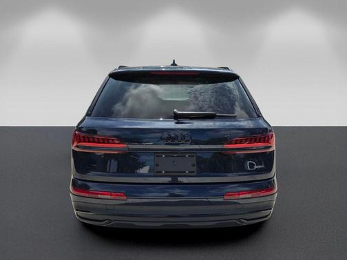 Waitomo Blue Metallic 2023 Audi Q7 55 Prestige