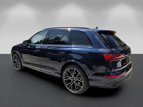 Waitomo Blue Metallic 2023 Audi Q7 55 Prestige