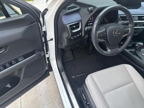 2021 Lexus UX 200 Base