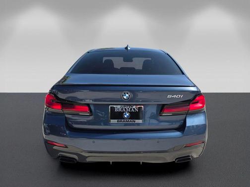 Arctic Race Blue Metallic 2023 BMW 540 i