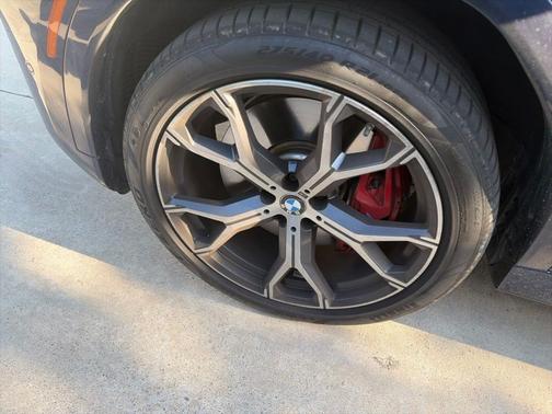 Tanzanite Blue II Metallic 2025 BMW X6 M60i