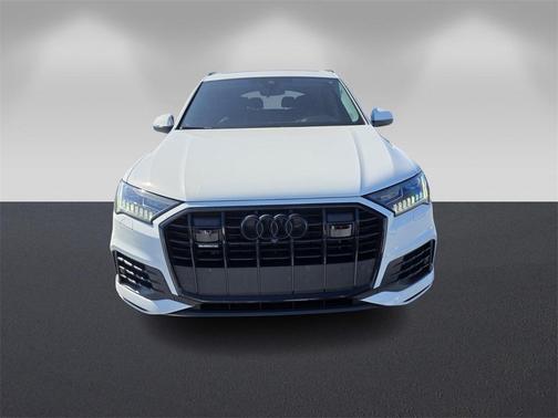 2023 Audi Q7 45 Premium Plus
