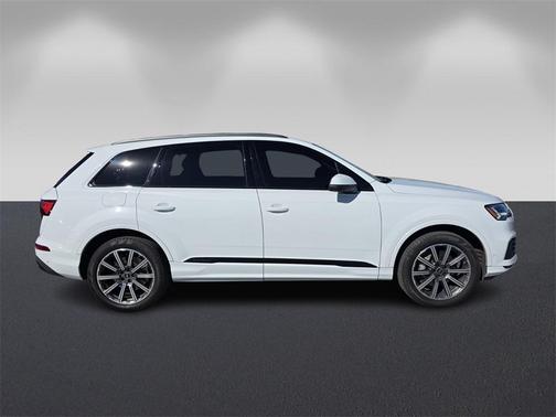 2023 Audi Q7 45 Premium Plus