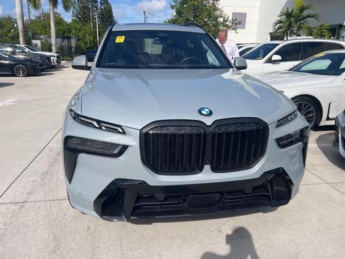 2024 BMW X7 xDrive40i