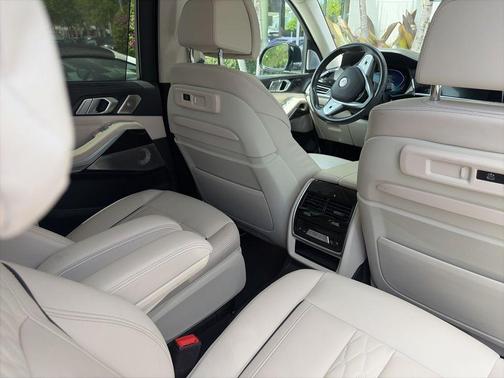 Tanzanite Blue II Metallic 2022 BMW X7 M50i