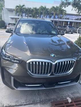 Manhattan Green Metallic 2024 BMW X5 xDrive40i