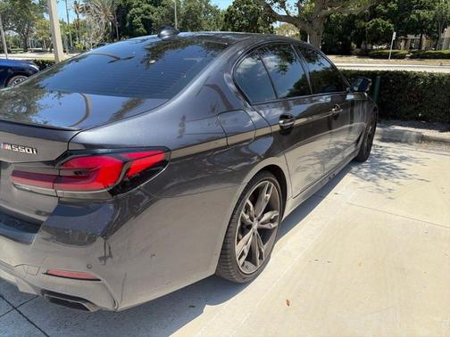 Dark Graphite Metallic 2022 BMW M550 i xDrive