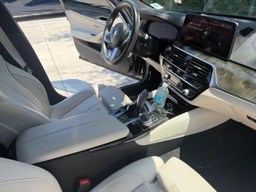 Dark Graphite Metallic 2022 BMW M550 i xDrive