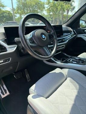 Alpine White 2023 BMW X7 xDrive40i