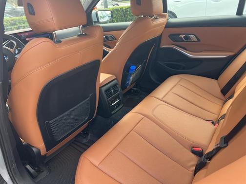 2023 BMW 330 i