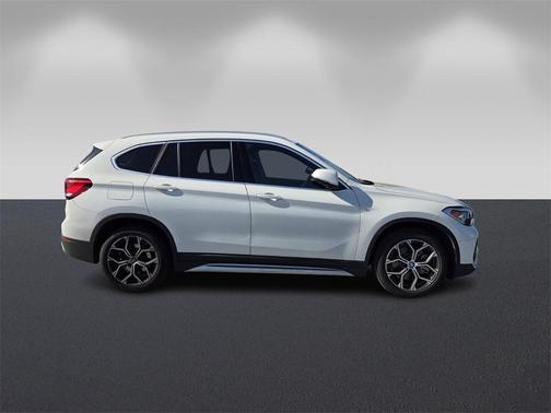 2022 BMW X1 sDrive28i