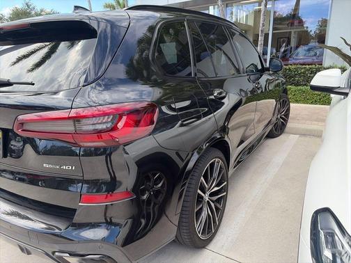 Black Sapphire Metallic 2023 BMW X5 sDrive40i